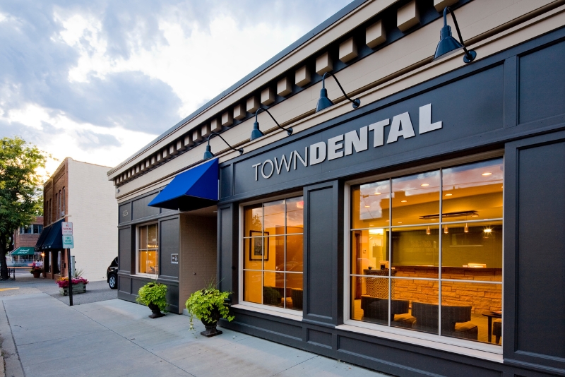 Dentist in Excelsior